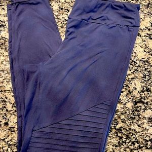 Blue ribbed leggings from closet candy boutique!